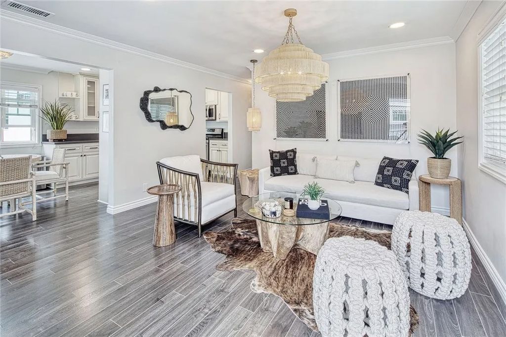Photo of 705 Larkspur Avenue #B, Corona Del Mar, CA 92625 (MLS # OC26098559)