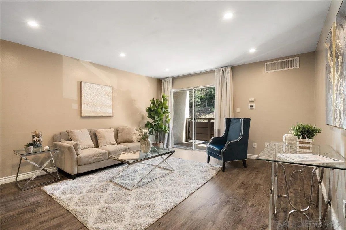 1621 Hotel Circle S E217