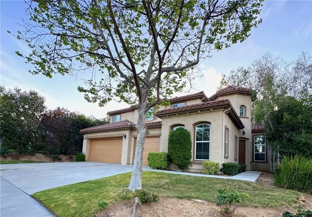 Photo of 21779 Redwood Canyon Place, Saugus, CA 91390 (MLS # CV26053989)