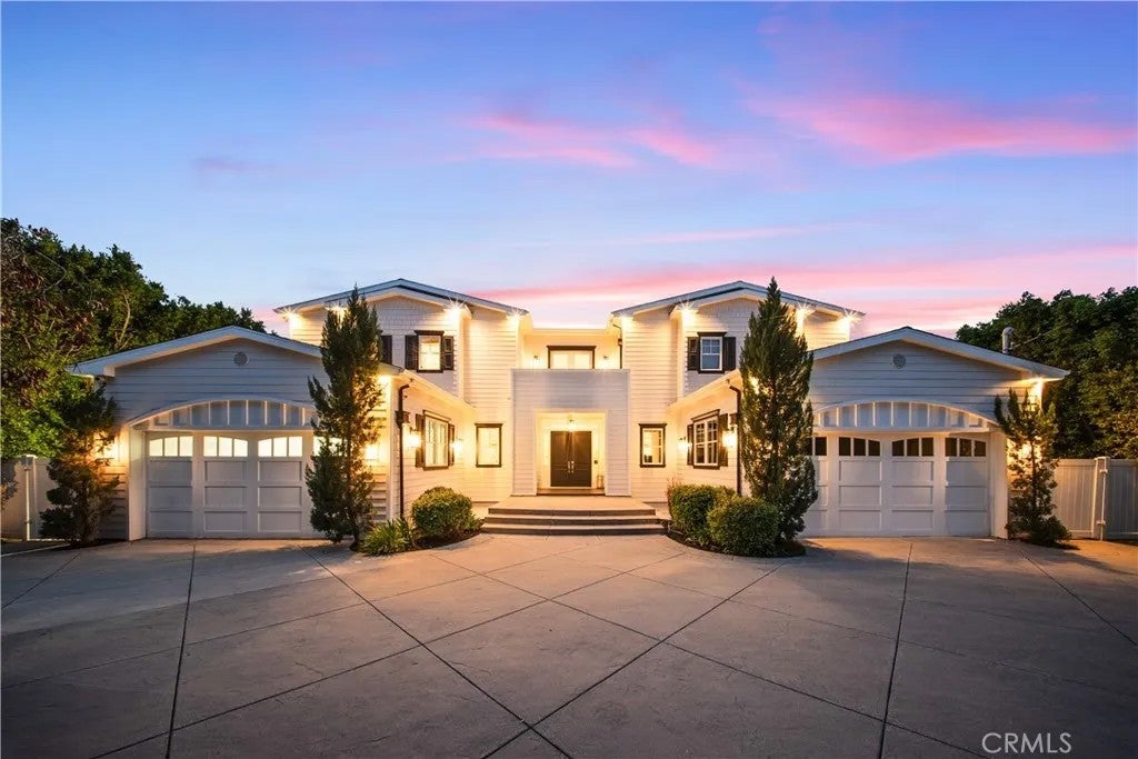 17528 Jayden Lane