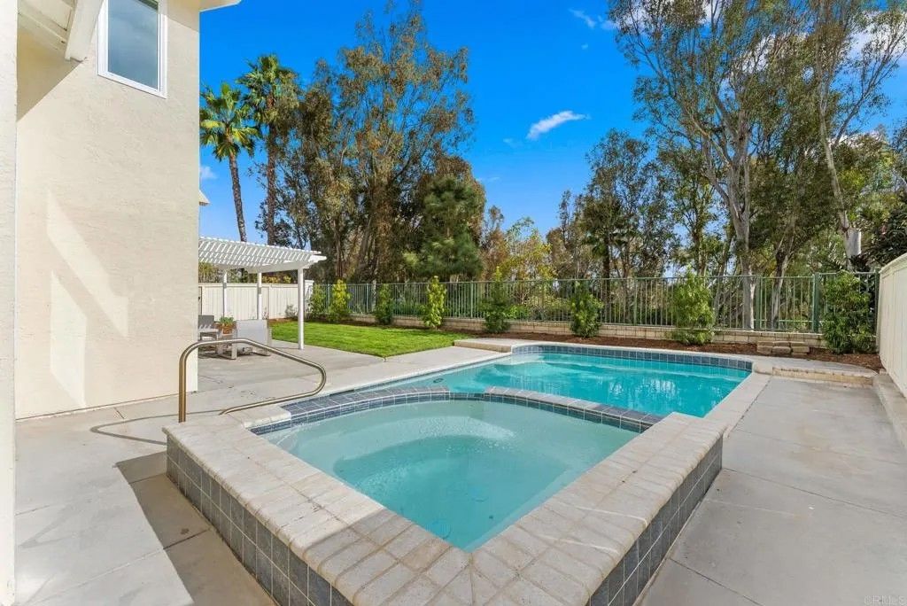 Photo of 522 Lupine Way, Oceanside, CA 92057 (MLS # NDP2510831)