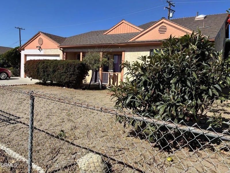 541 La Canada Avenue