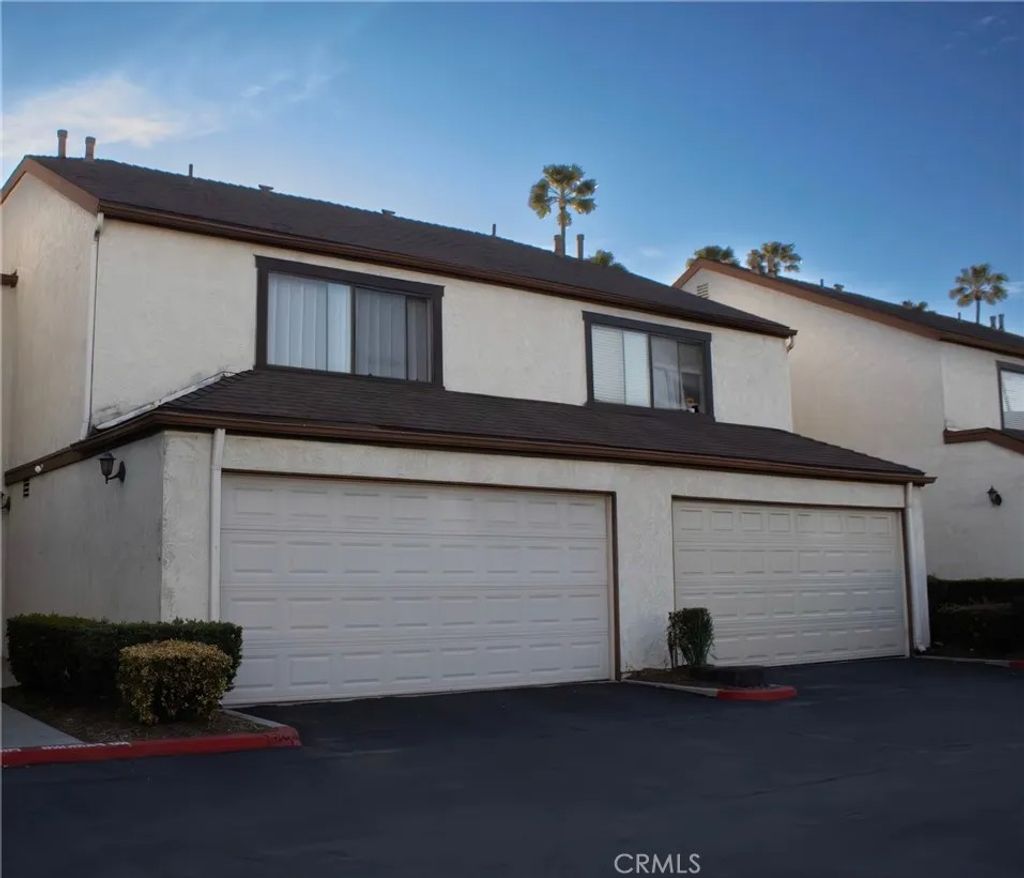 Photo of 821 S Cerritos Ave, Azusa, CA 91702 (MLS # DW25268287)