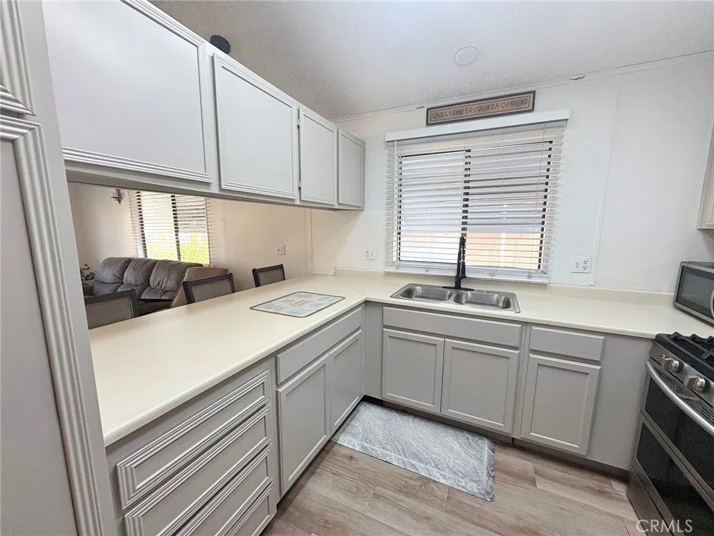 1525 Sweetwater