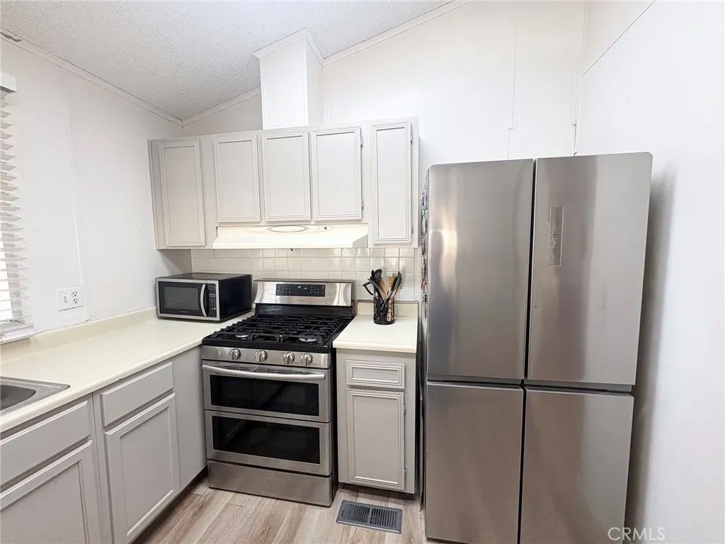 1525 Sweetwater