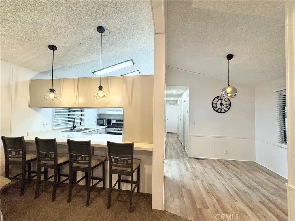 1525 Sweetwater