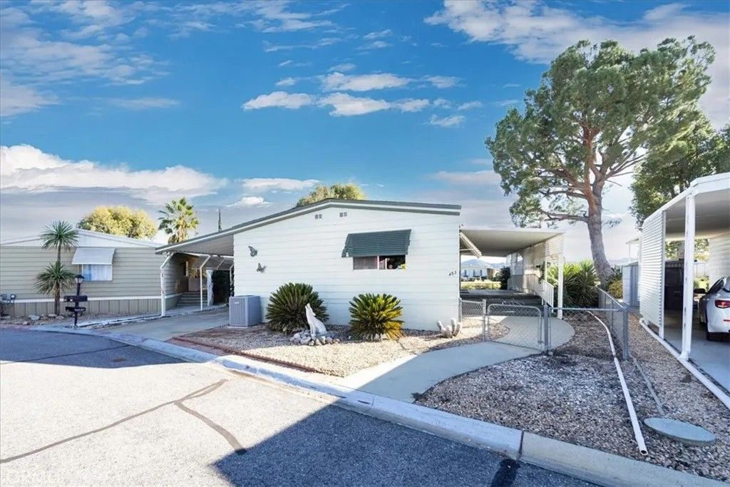 Photo of 5001 W Florida Ave #453, Hemet, CA 92545 (MLS # SW26007629)