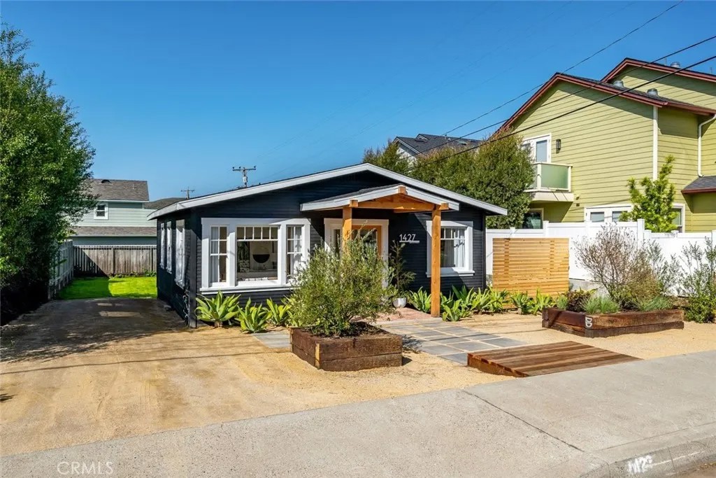 1427 Beach