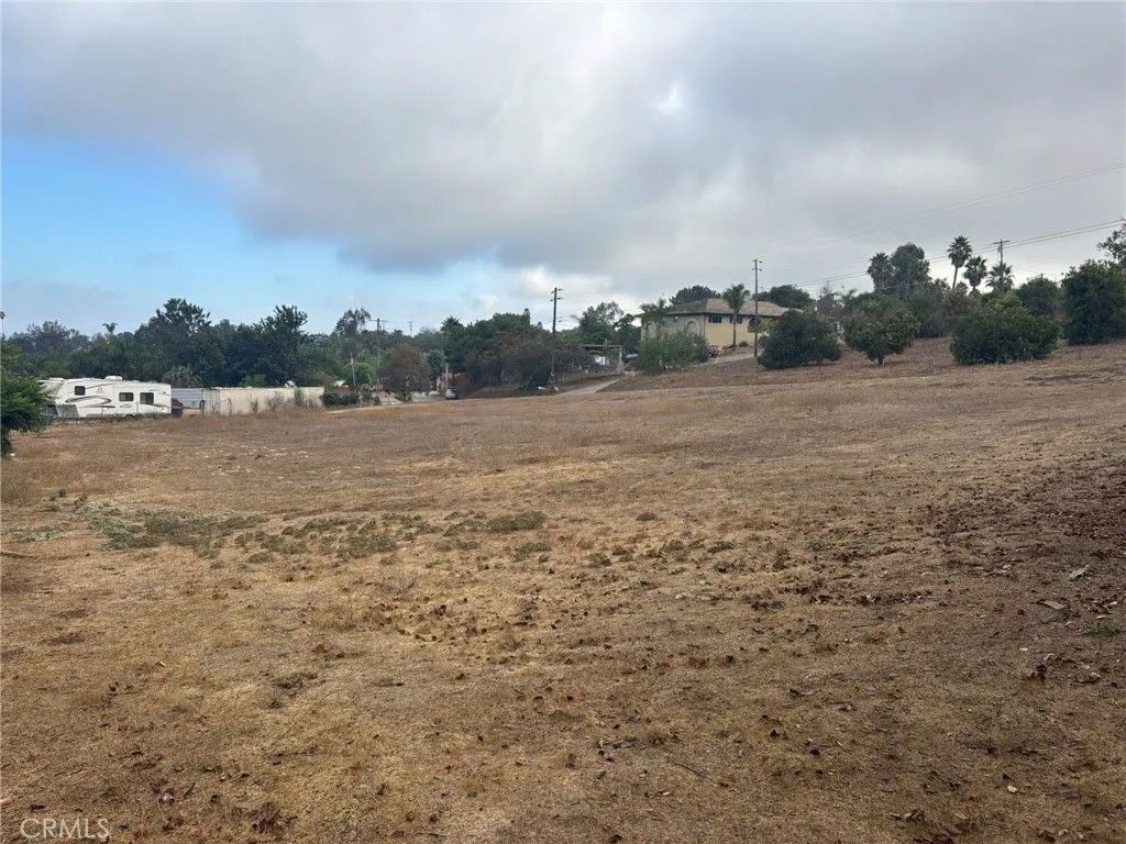 Photo of 2740 High Mead, Vista, CA 92084 (MLS # OC25218120)