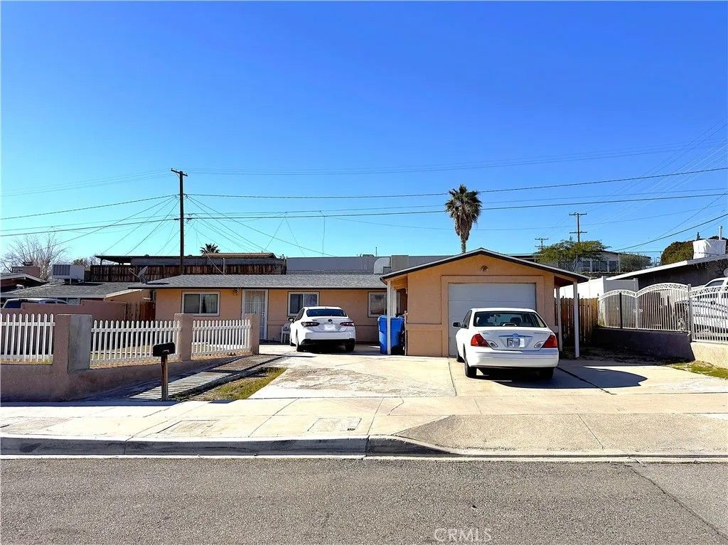 Photo of 610 Agnes Dr, Barstow, CA 92311 (MLS # HD26007650)