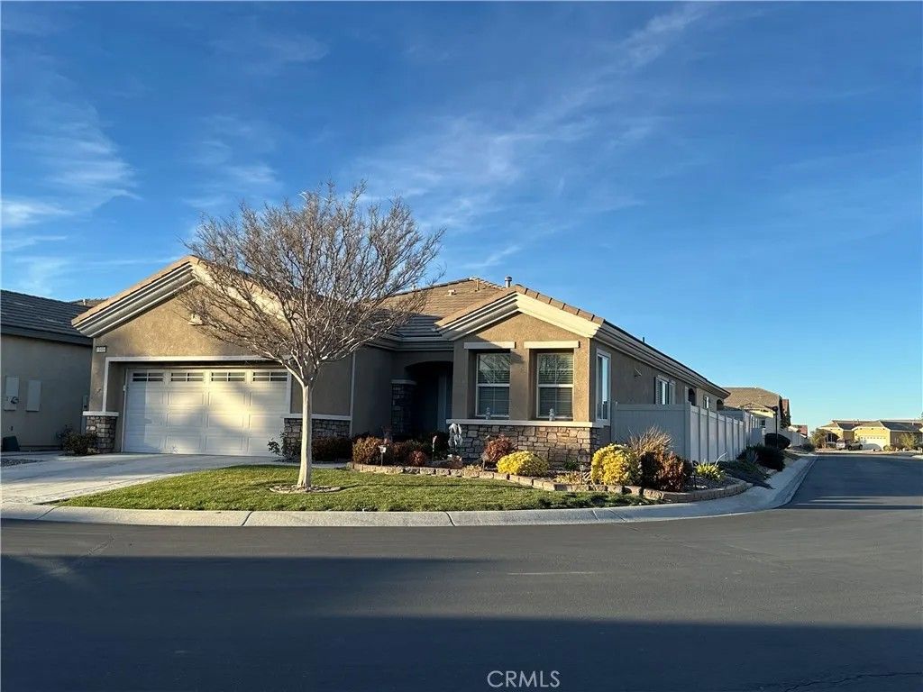 Photo of 19484 Biltmore Road, Apple Valley, CA 92308 (MLS # HD26012345)
