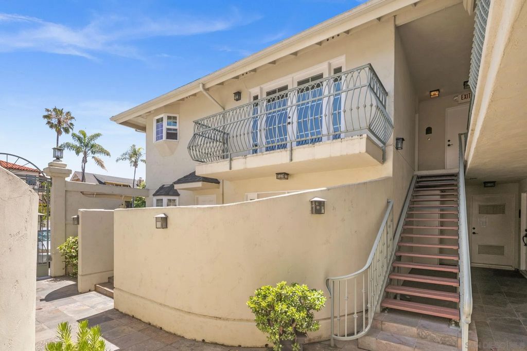 Photo of 4090 Falcon St #2A, San Diego, CA 92103 (MLS # 260010739)