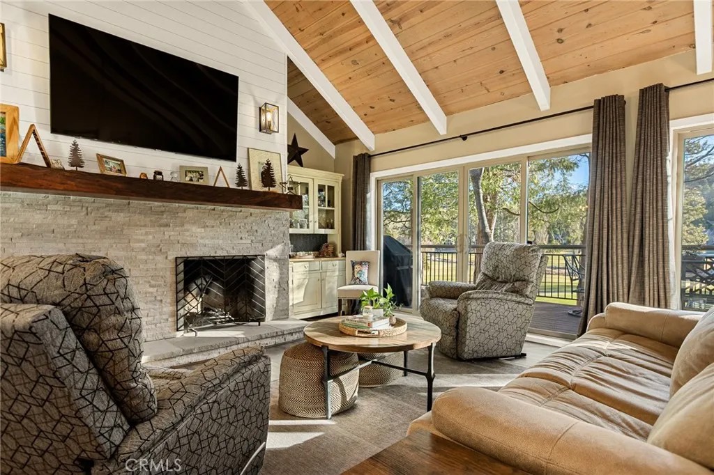 435 Riviera Drive