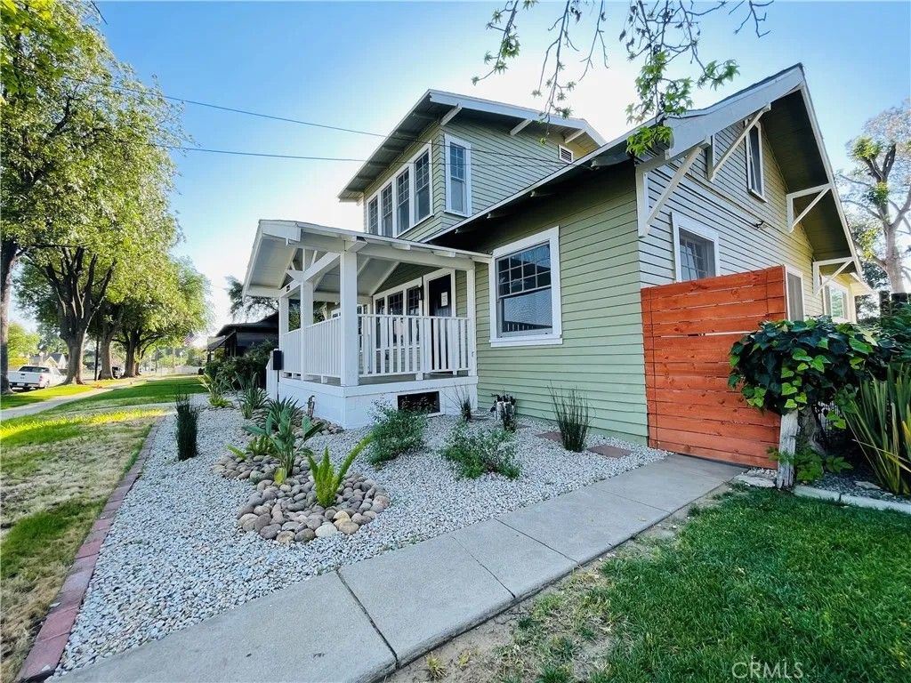 Photo of 3225 Locust St, Riverside, CA 92501 (MLS # IV26071190)