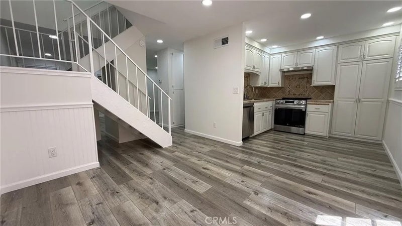5572 Temple City