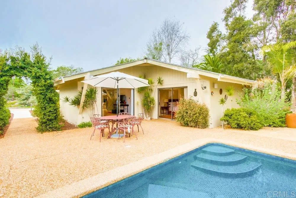 17355 Ave De Acacias