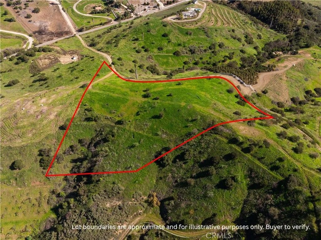 Photo of 17 La Casita Dr, Temecula, CA 92590 (MLS # CV26010450)