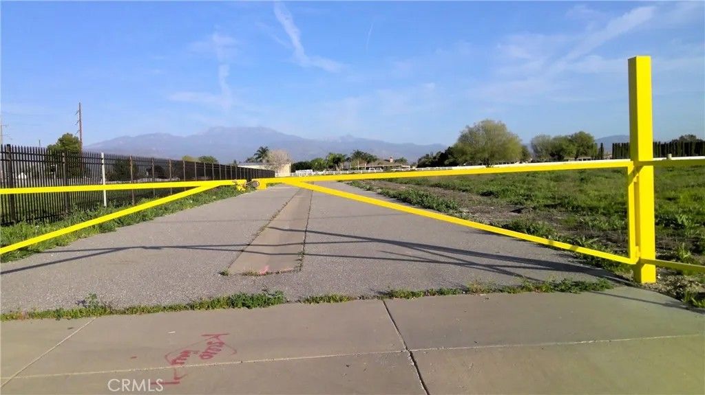 Photo of 2 N Lyon, Hemet, CA 92543 (MLS # SW26025415)