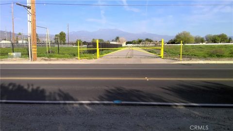 2 N Lyon Hemet CA 92543