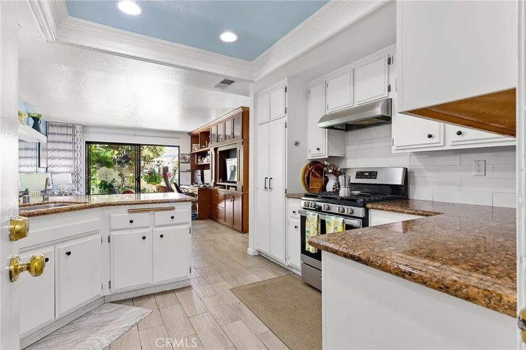 8603 Shadow Lane