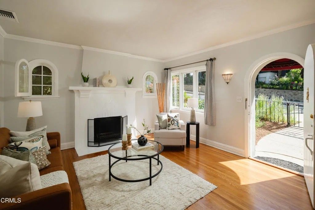 Photo of 501 Fremont Lane, South Pasadena, CA 91030 (MLS # P1-26624)