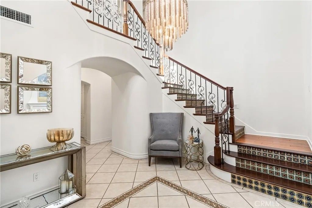 Photo of 26910 Mirasol Street, Valencia, CA 91355 (MLS # SR26020572)