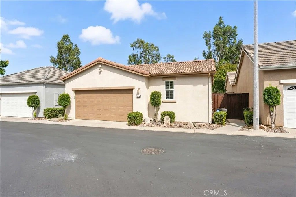 Photo of 270 Cog Hill, Hemet, CA 92545 (MLS # IV26000155)