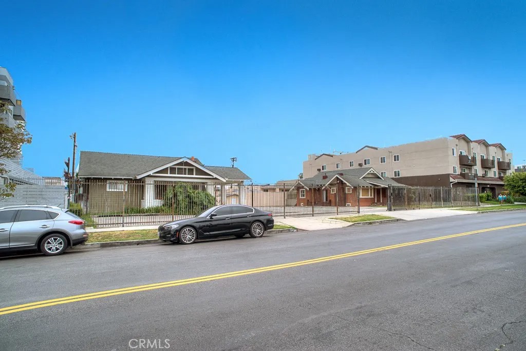 4718 Oakwood