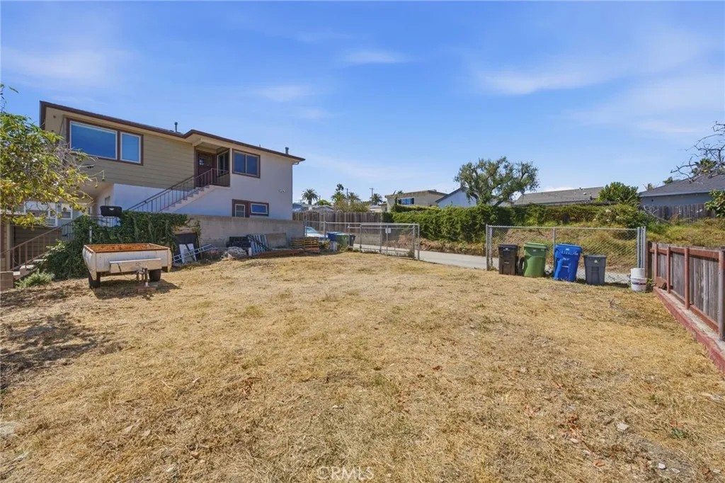 714 W 38th