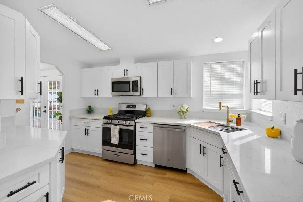 Photo of 927 Marcy Way, San Jacinto, CA 92582 (MLS # SW26021439)