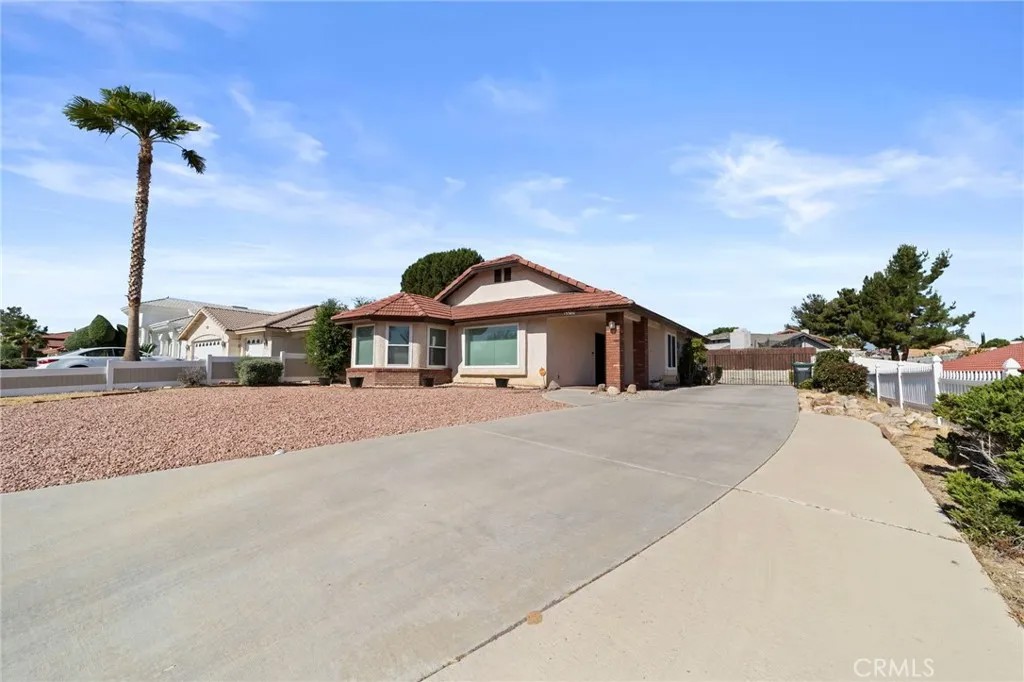 13300 Tamarisk