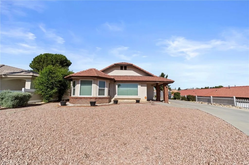 13300 Tamarisk