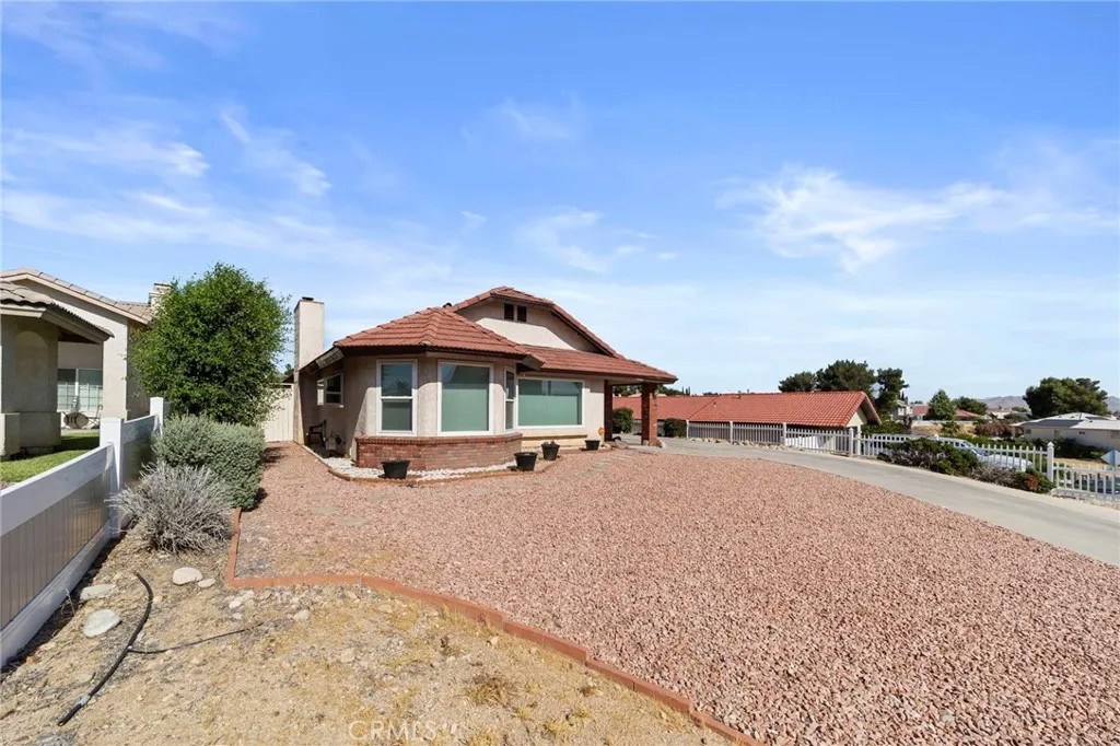 13300 Tamarisk