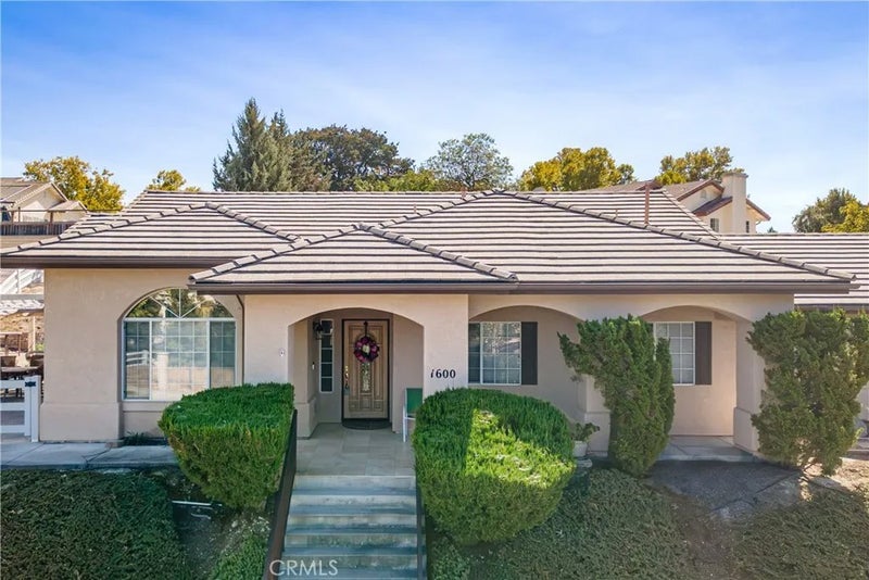 1600 Riverglen Drive
