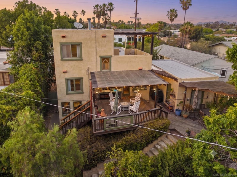 3255 Grape Street
