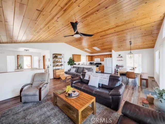 33159 Holcomb Creek
