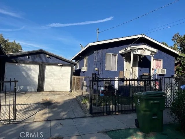 656 S Mott