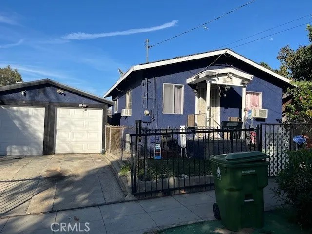 656 S Mott