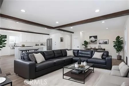 2131-2133 S Cloverdale