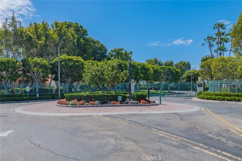 46 Villa Point