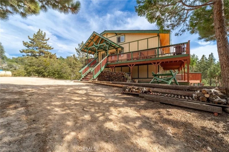 161 N Trails End