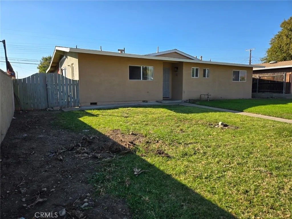 Photo of 827 N Jasmine Ave, Ontario, CA 91762 (MLS # PW25251713)
