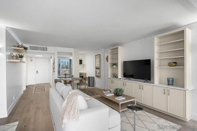 1720 Avenida Del Mundo 509 #509, Coronado