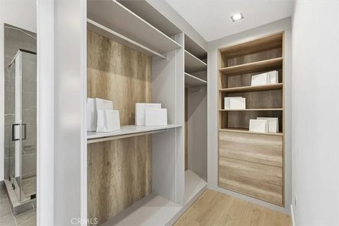 Photo of 16800 Oak View, Encino, CA 91436 (MLS # SR26028627)