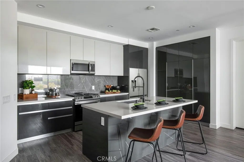 118 Astronaut Ellison S Onizuka Street 206