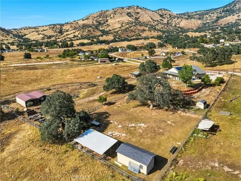 Tiny photo for 7197 Perlman DR, Sanger, CA 93657 (MLS # FR26095260)