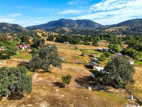 Tiny photo for 7197 Perlman DR, Sanger, CA 93657 (MLS # FR26095260)