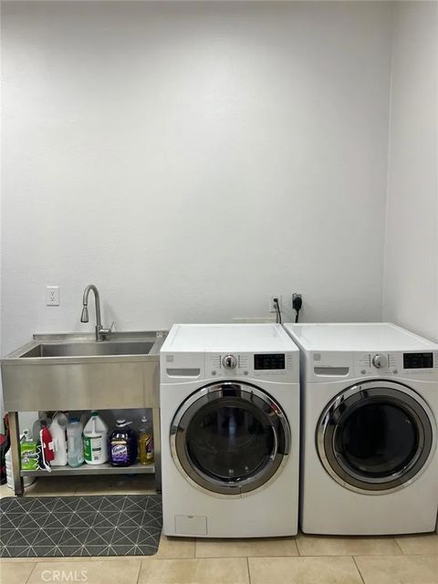 Tiny photo for 7197 Perlman DR, Sanger, CA 93657 (MLS # FR26095260)