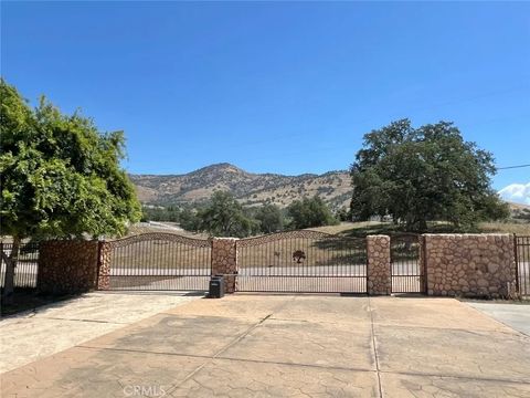 Tiny photo for 7197 Perlman DR, Sanger, CA 93657 (MLS # FR26095260)
