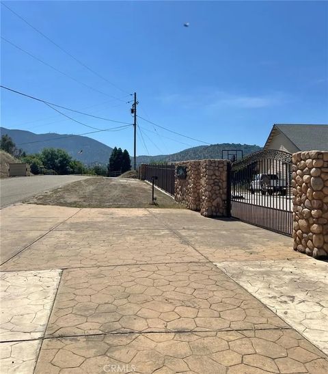 Tiny photo for 7197 Perlman DR, Sanger, CA 93657 (MLS # FR26095260)